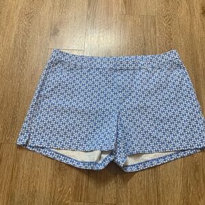 Blue Patterned Pixie style Women's Shorts by Old Navy size 20